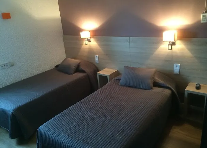 Les Tourrades Hotell 2*
