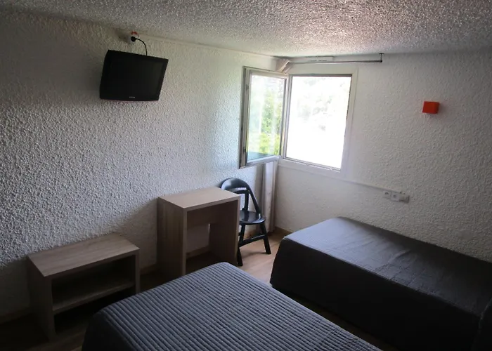 Les Tourrades Hotell 2*