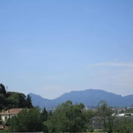 ホテル オテル レ トゥラード