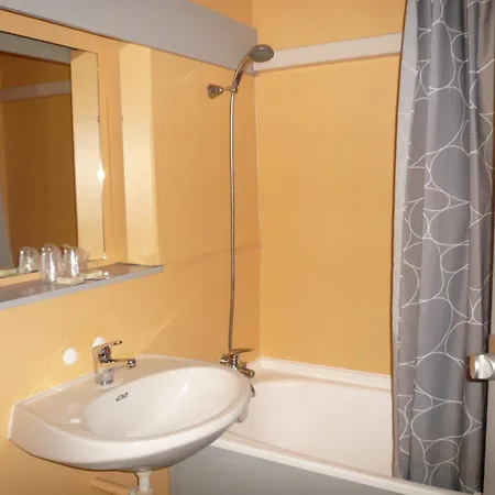 ホテル オテル レ トゥラード カンヌ