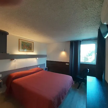 オテル レ トゥラード ホテル