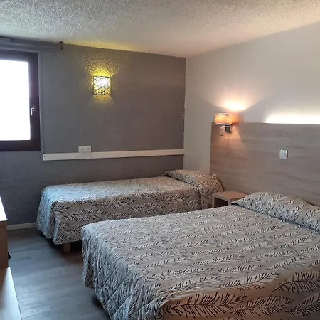 オテル レ トゥラード ホテル